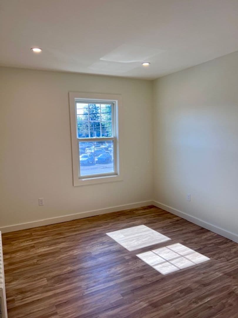 Kingston Apartment: 549 Albany Ave