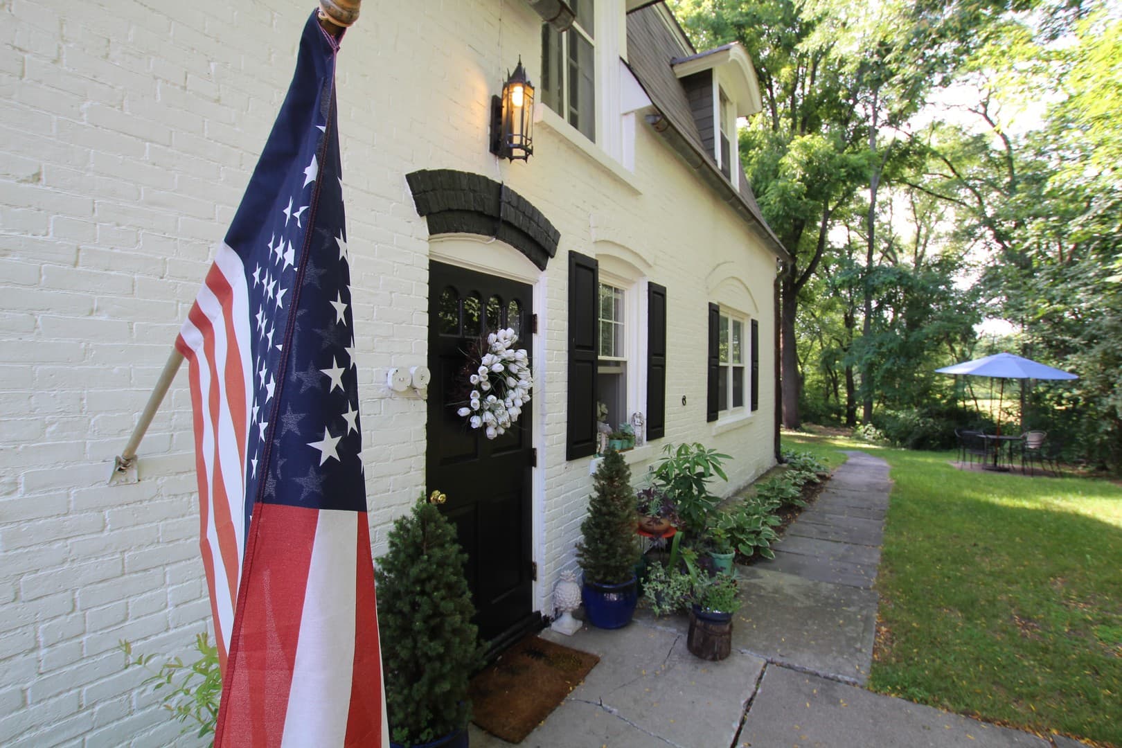 Kingston Apartment: 231 Albany Avenue