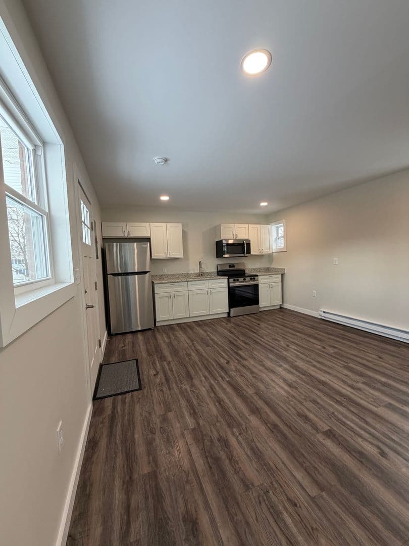 Ravena Apartment: 14311 Rt.9W