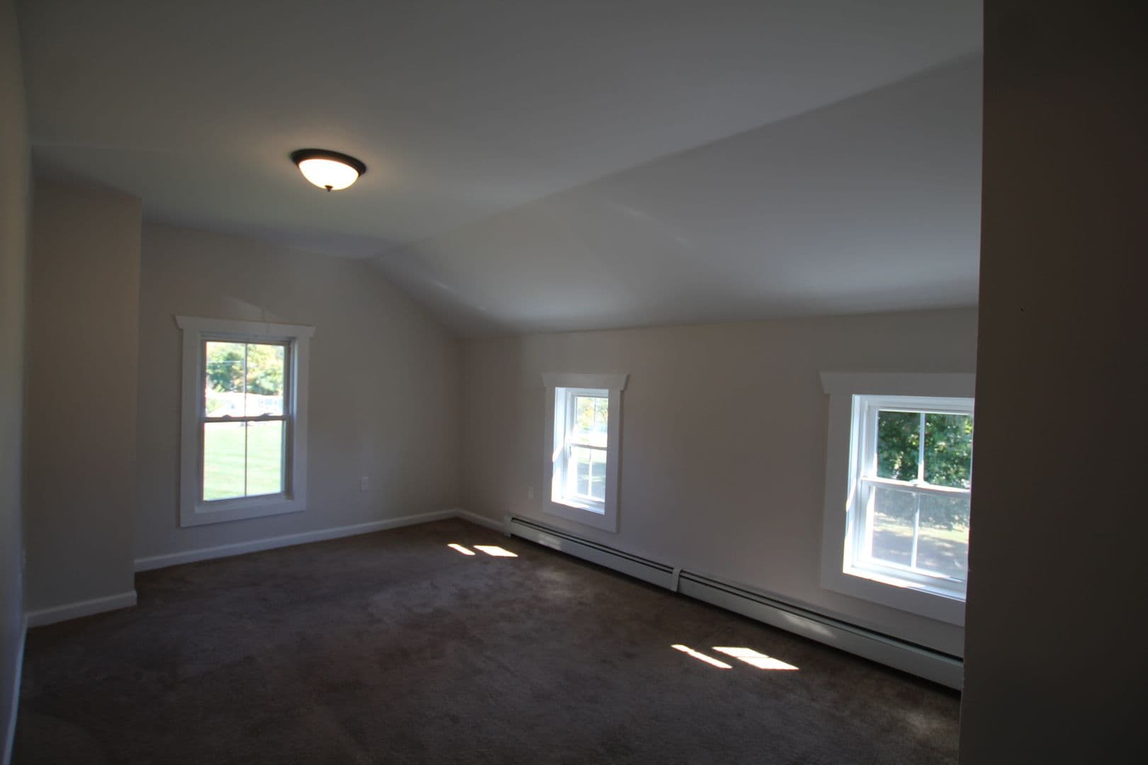 Kingston Apartment: 126 Maxwell Lane