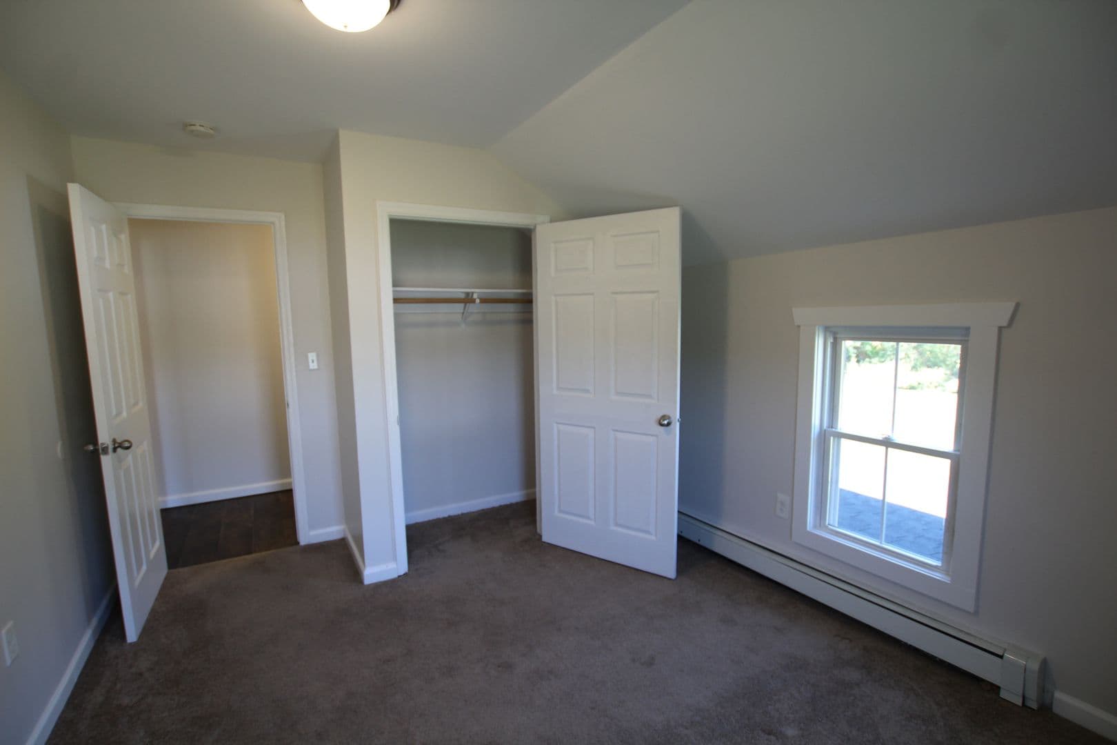 Kingston Apartment: 126 Maxwell Lane