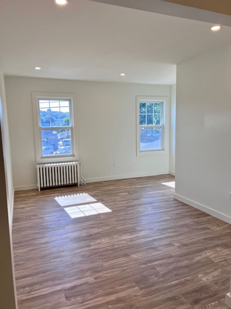 Kingston Apartment: 549 Albany Ave