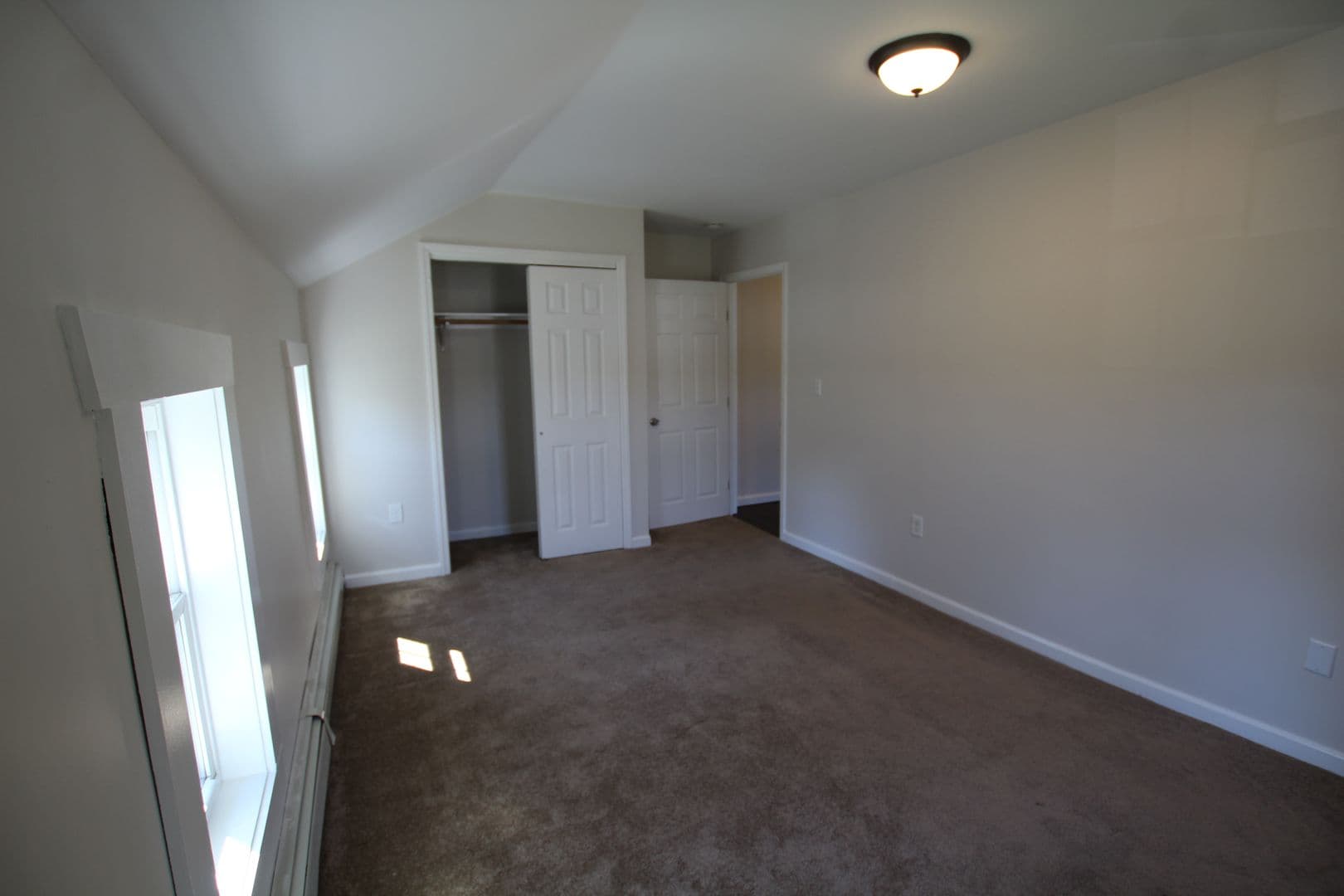 Kingston Apartment: 126 Maxwell Lane