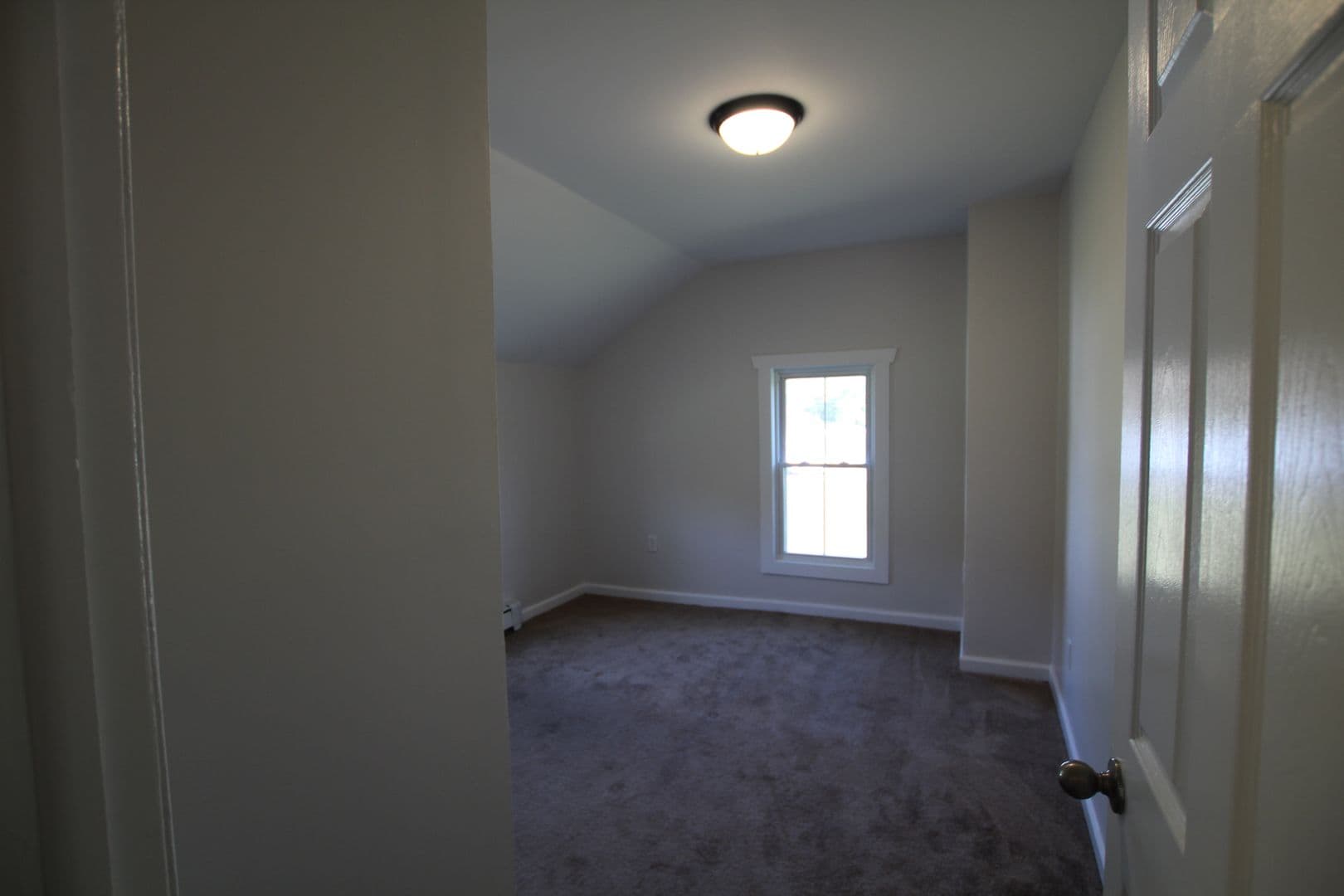 Kingston Apartment: 126 Maxwell Lane