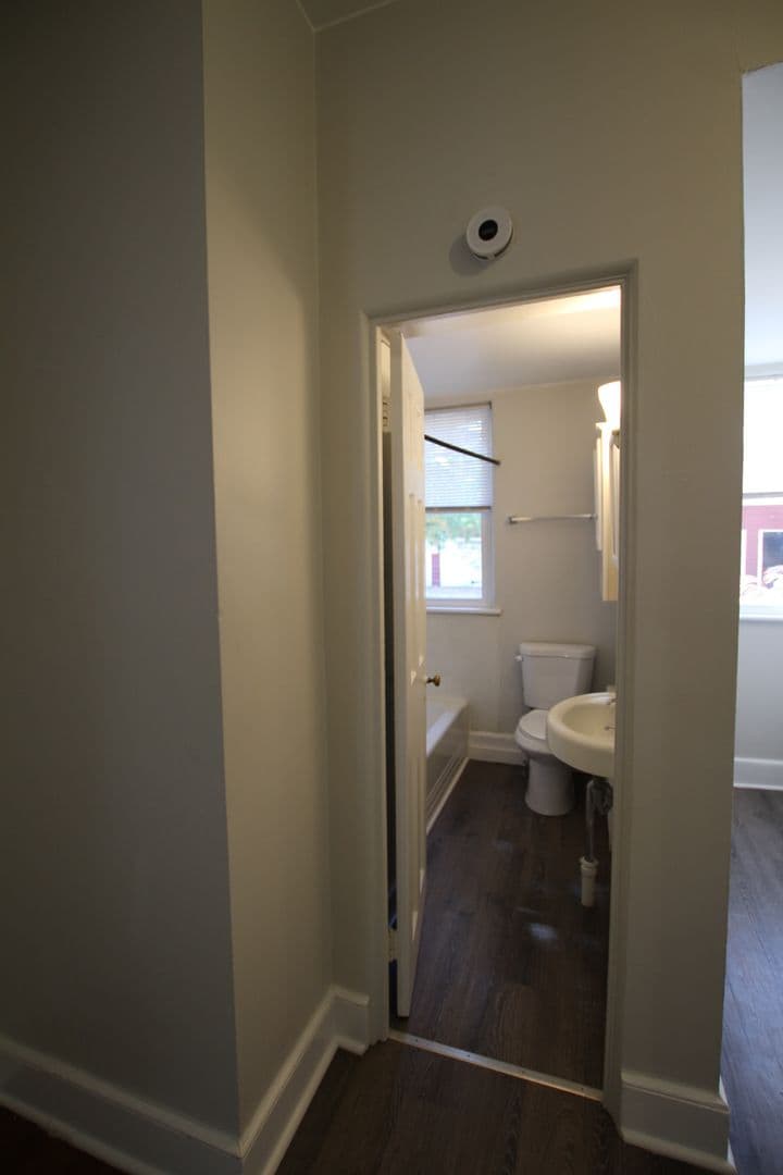 Kingston Apartment: 231 Albany Avenue