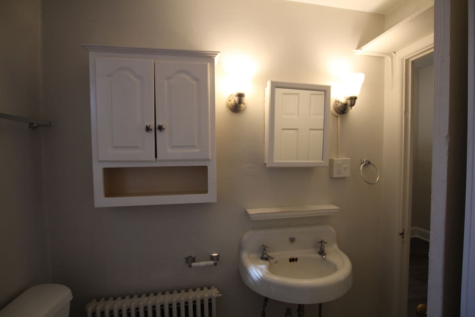 Kingston Apartment: 231 Albany Avenue