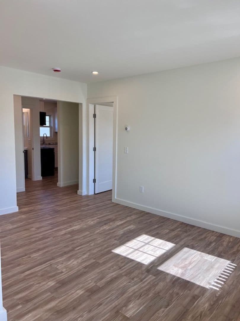 Kingston Apartment: 549 Albany Ave