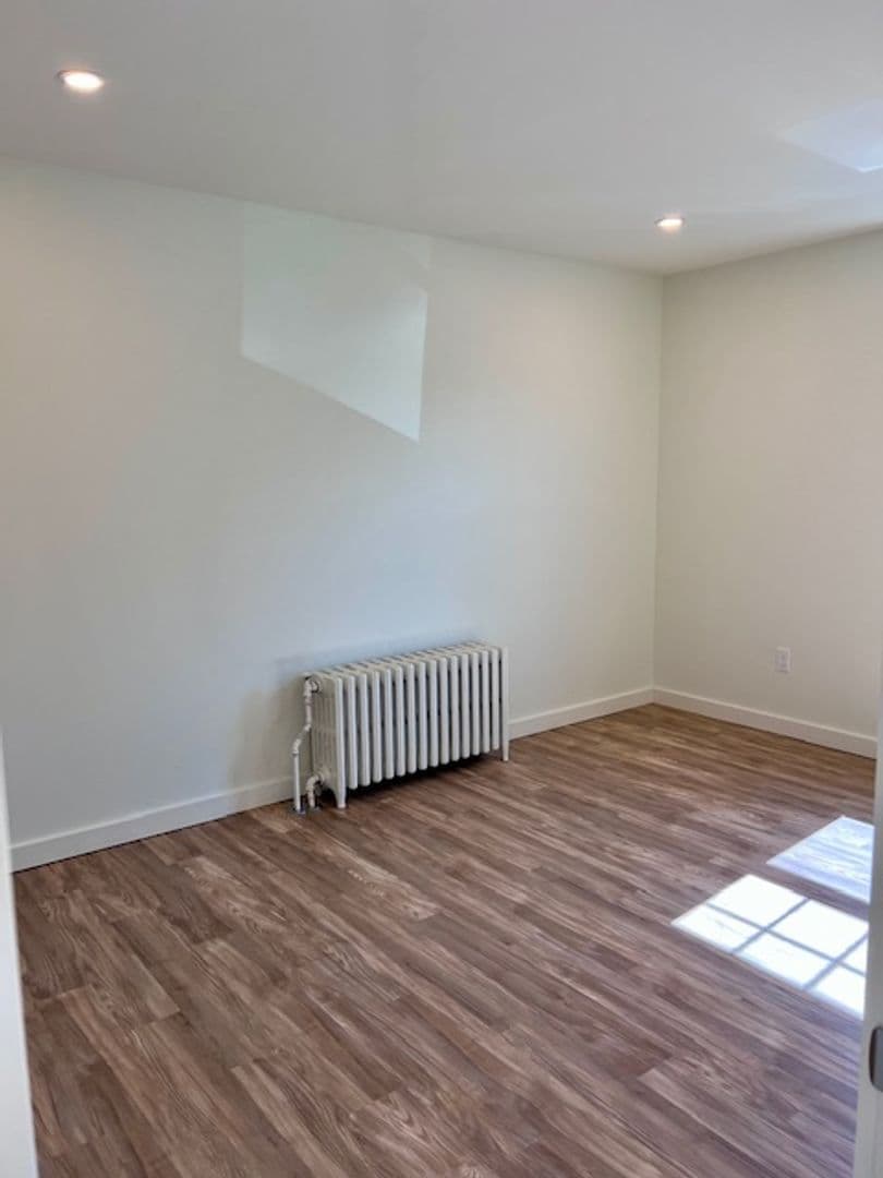 Kingston Apartment: 549 Albany Ave