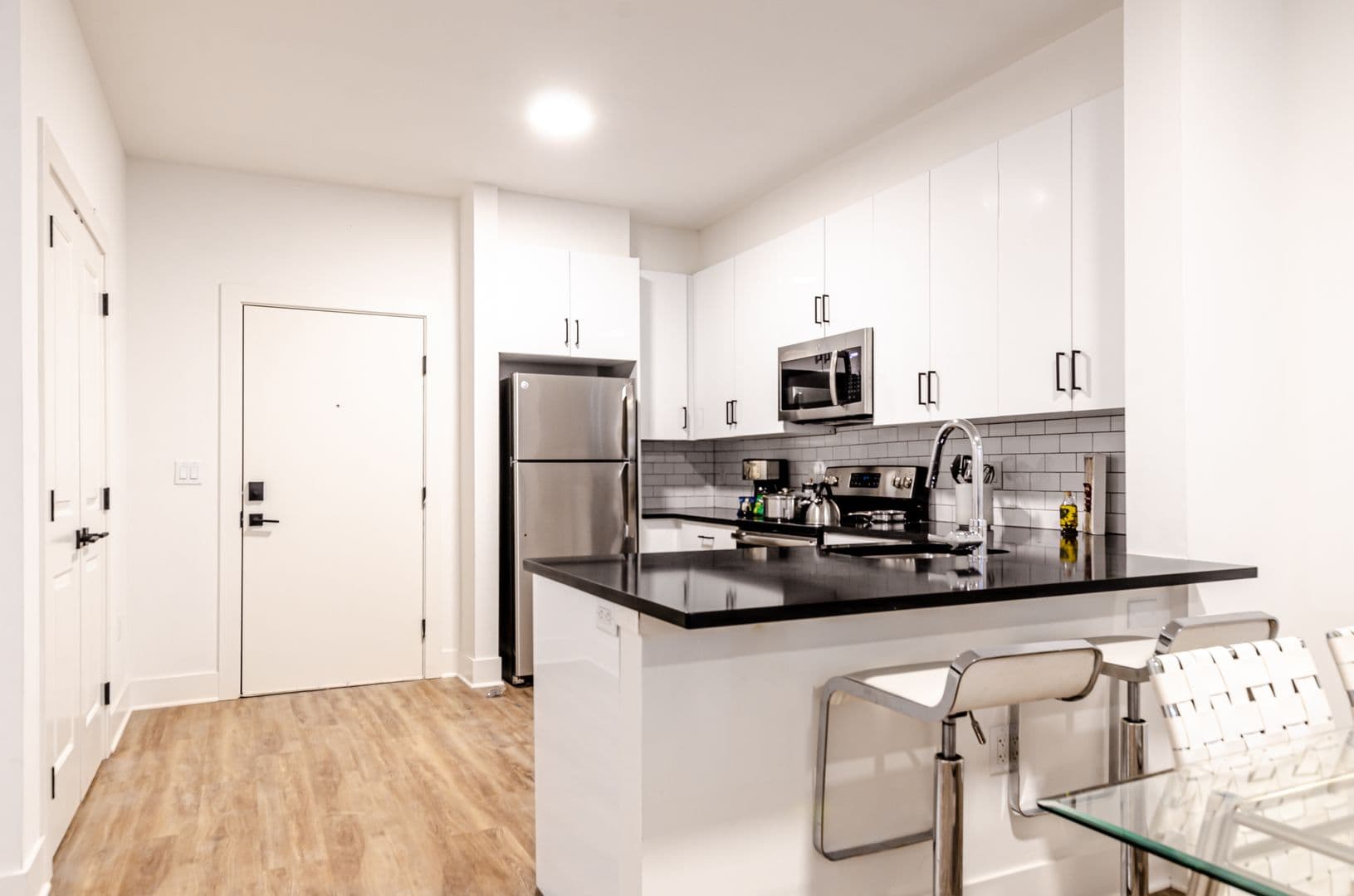 Pompton Lakes Apartment: 21 Lakeside Ave.