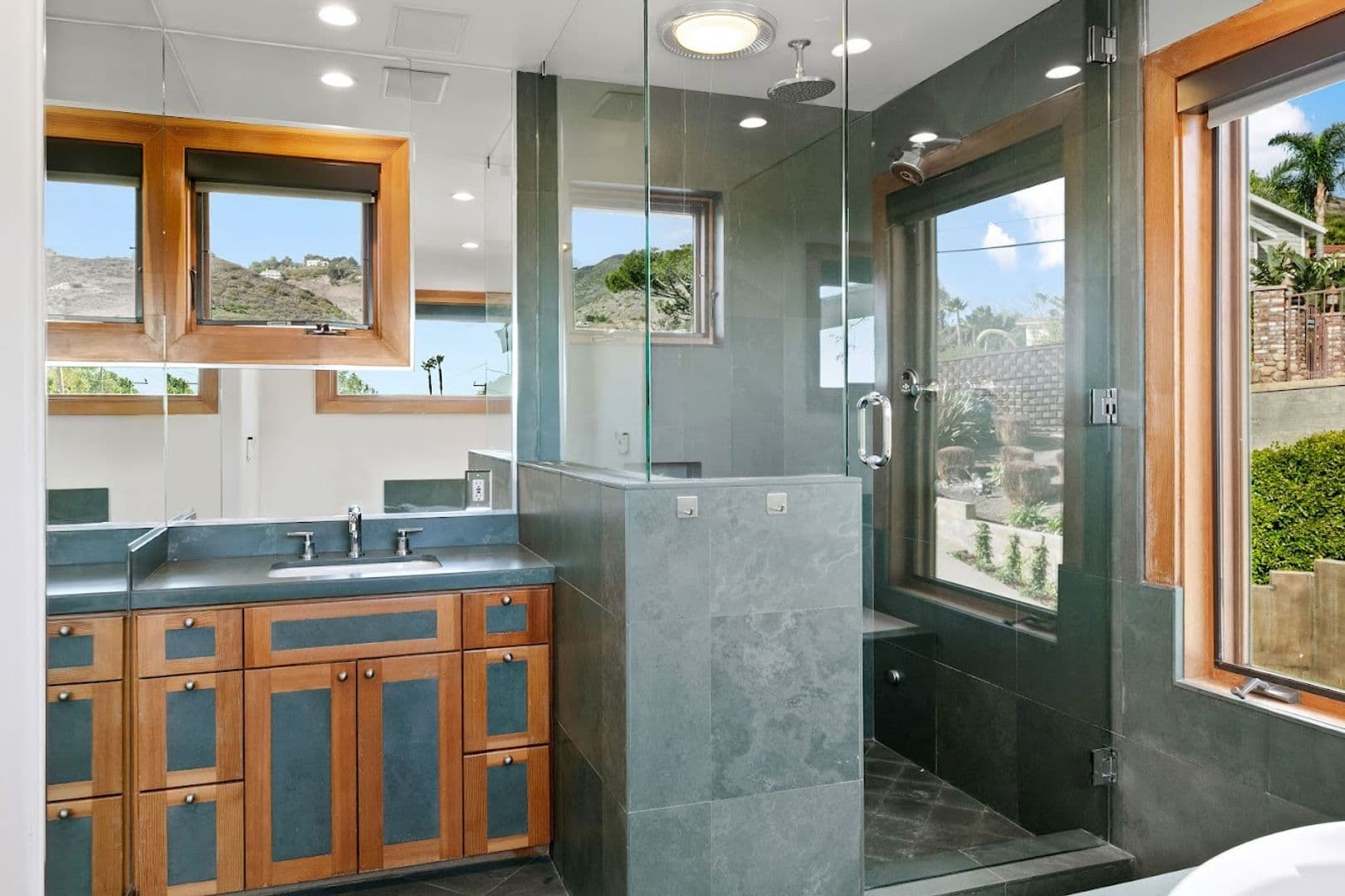 Malibu House: 27091 Sea Vista Dr