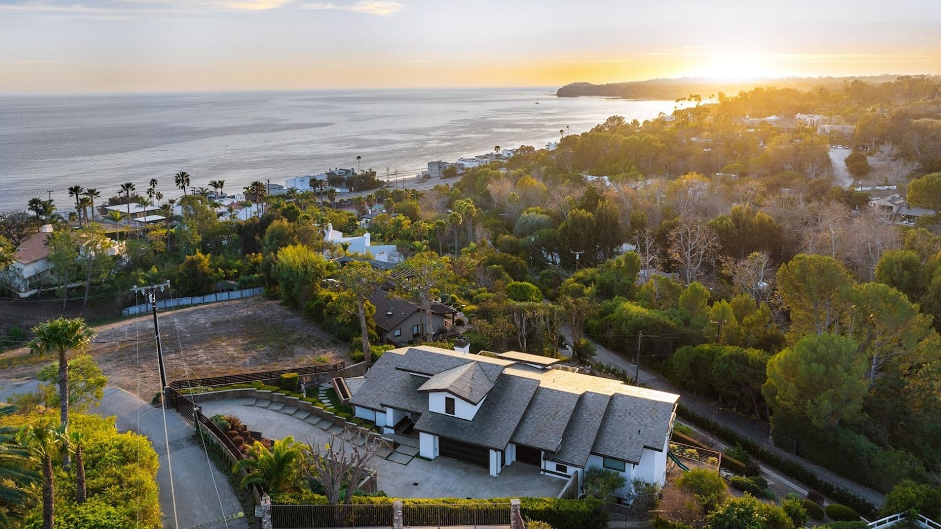 Malibu House: 27091 Sea Vista Dr