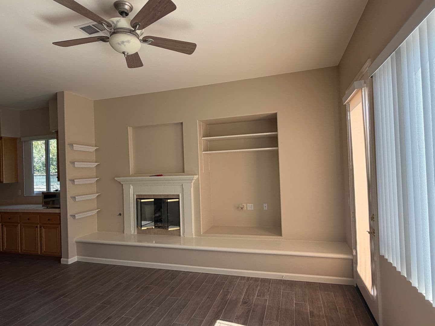 Simi Valley House: 4944 Monument St