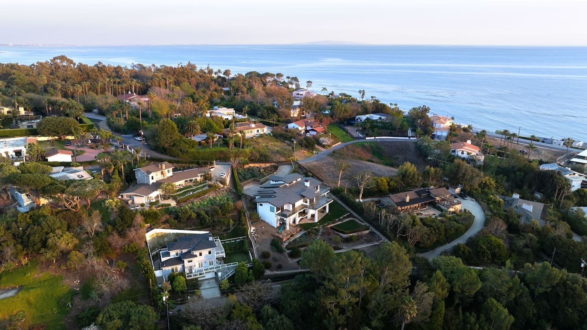 Malibu House: 27091 Sea Vista Dr