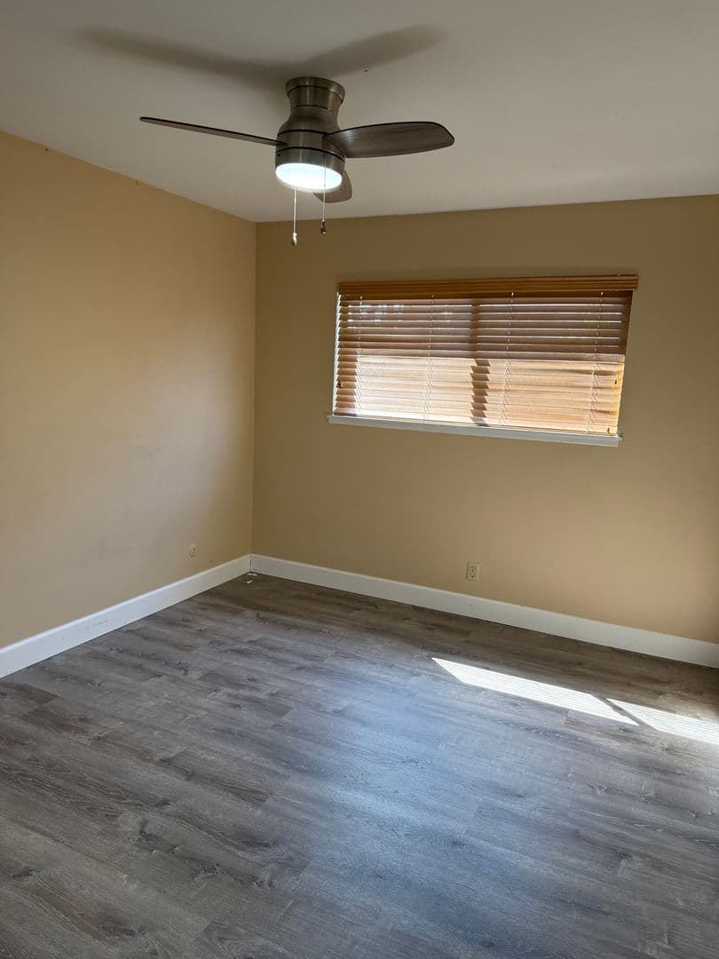 Simi Valley House: 2264 Cochran St