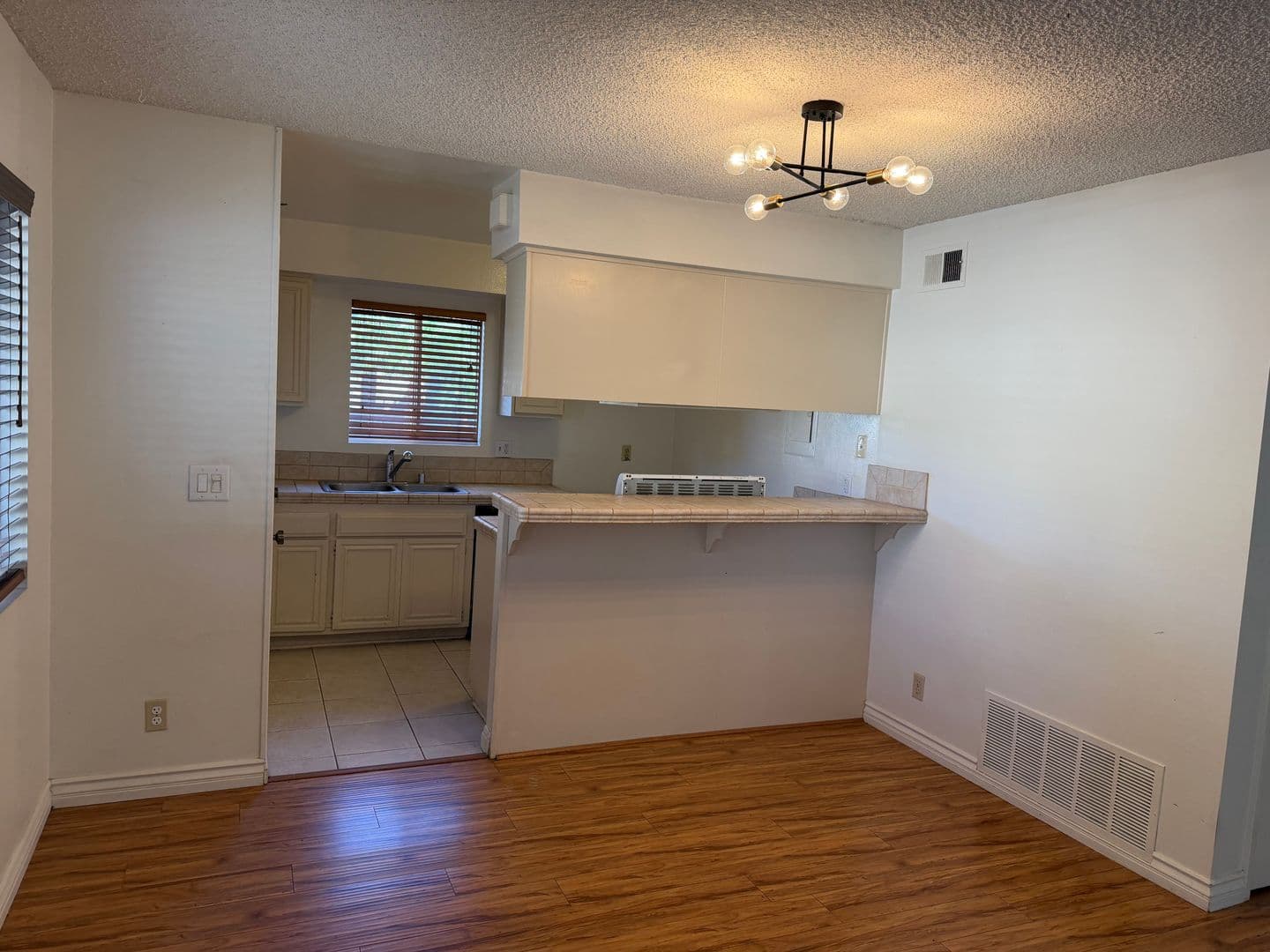 Simi Valley House: 2062 Avenida Placida #1
