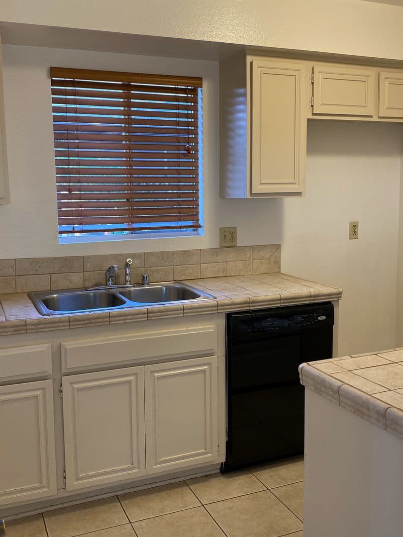 Simi Valley House: 2062 Avenida Placida #1