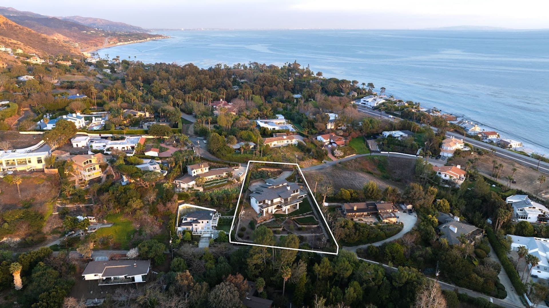 Malibu House: 27091 Sea Vista Dr