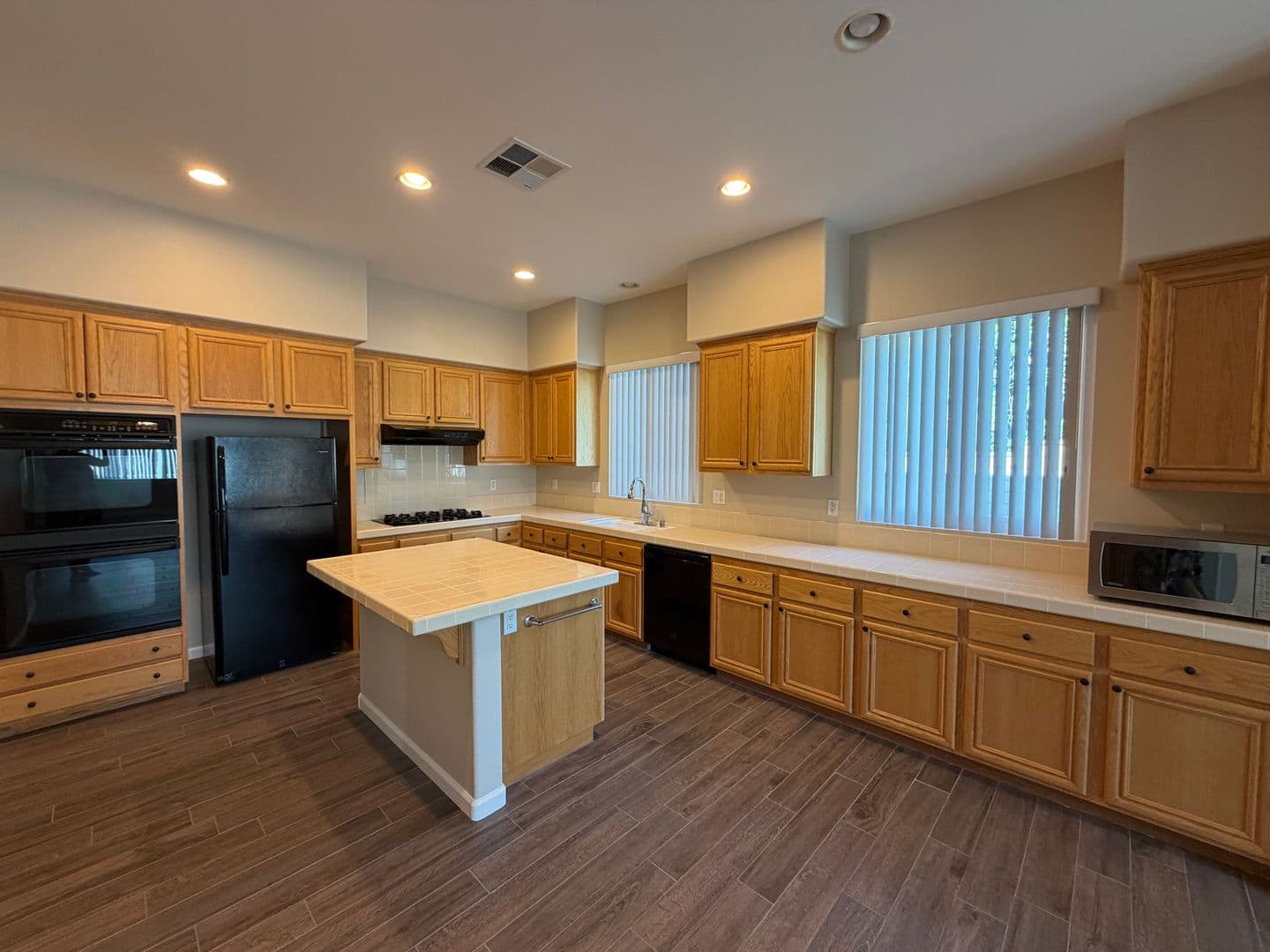 Simi Valley House: 4944 Monument St