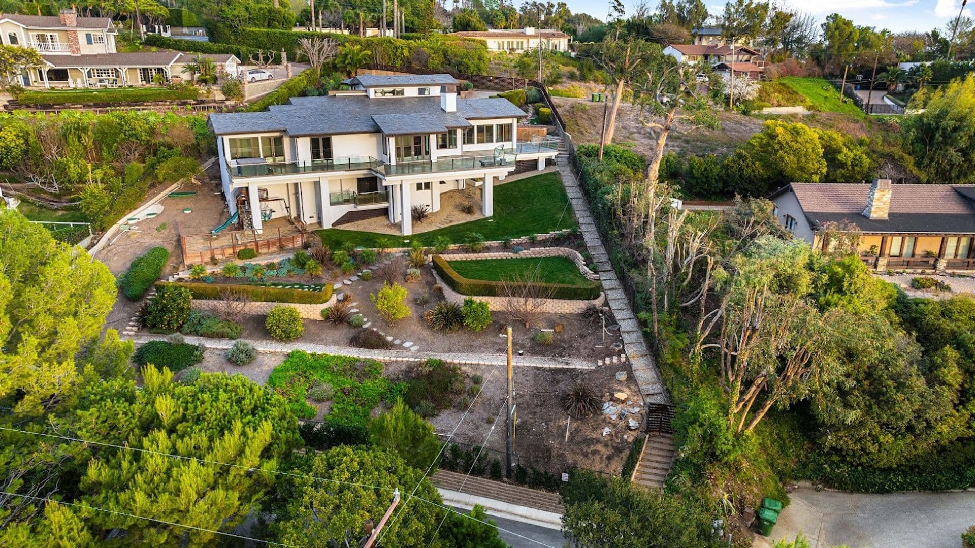 Malibu House: 27091 Sea Vista Dr