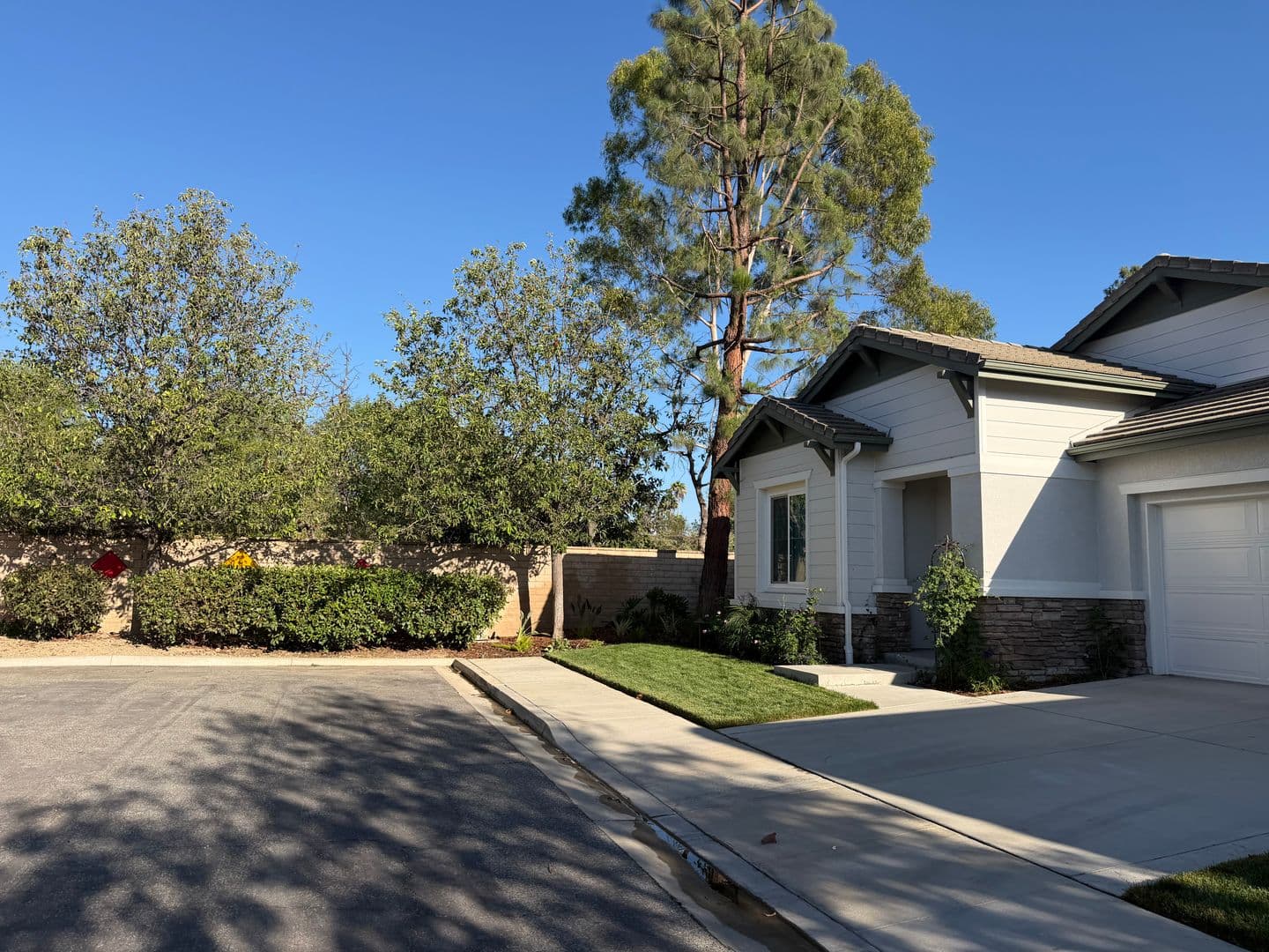 Simi Valley House: 4944 Monument St