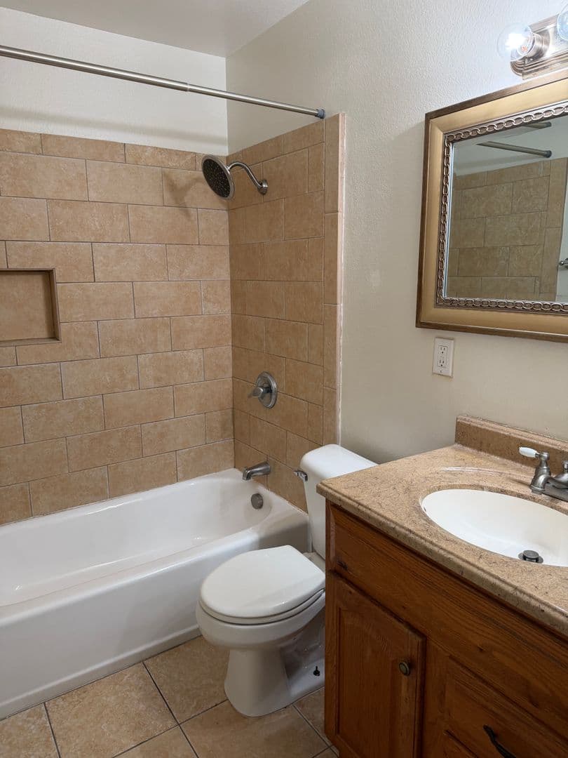 Simi Valley House: 2062 Avenida Placida #1