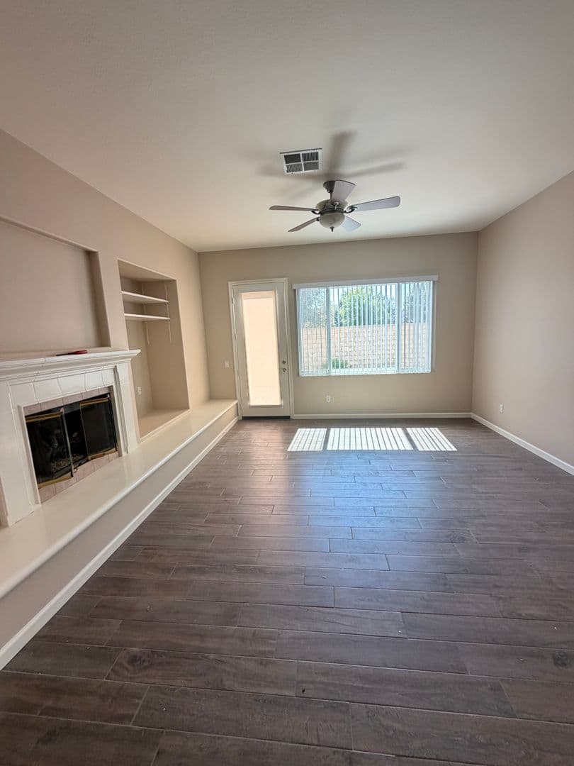 Simi Valley House: 4944 Monument St