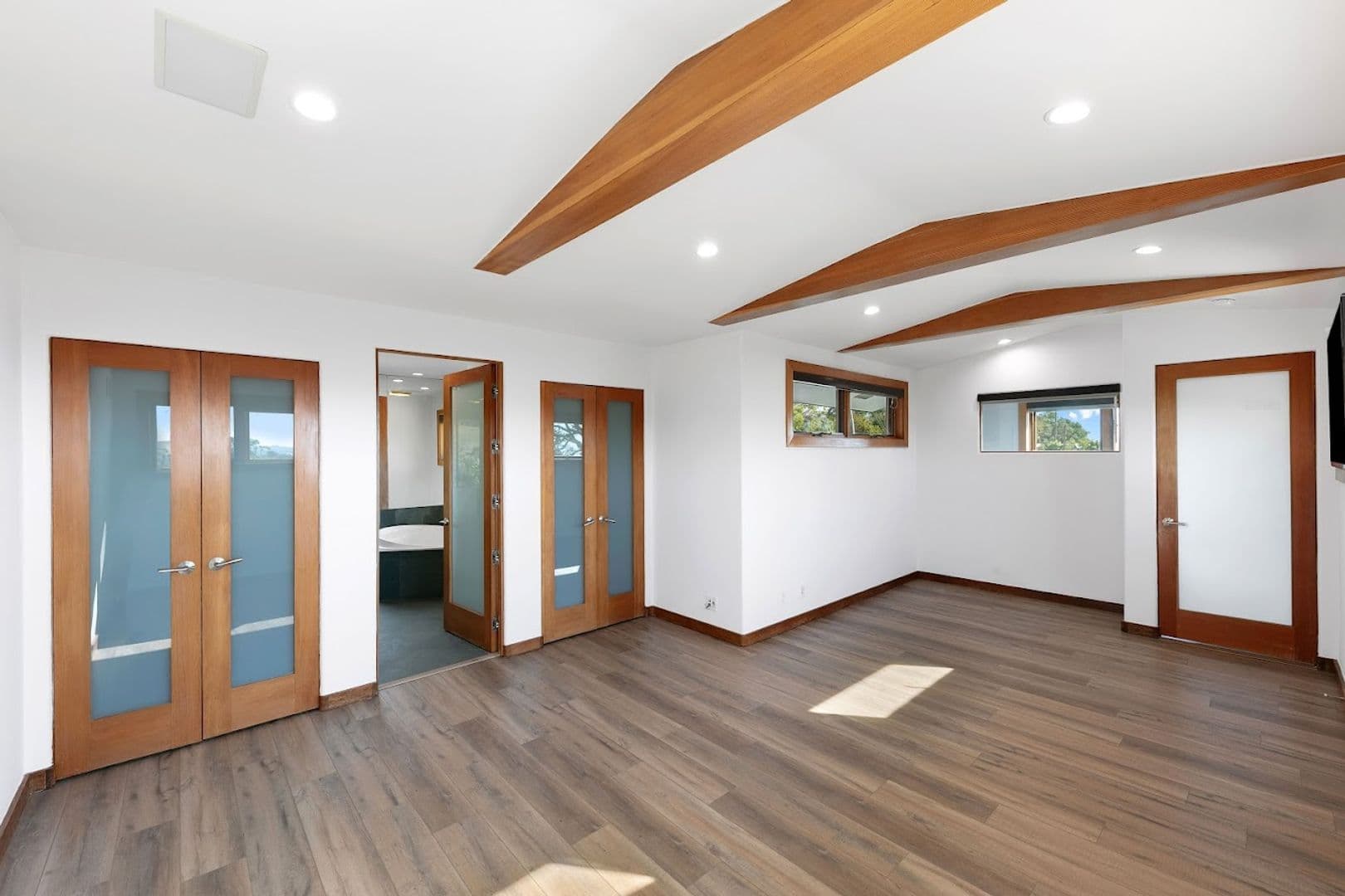 Malibu House: 27091 Sea Vista Dr