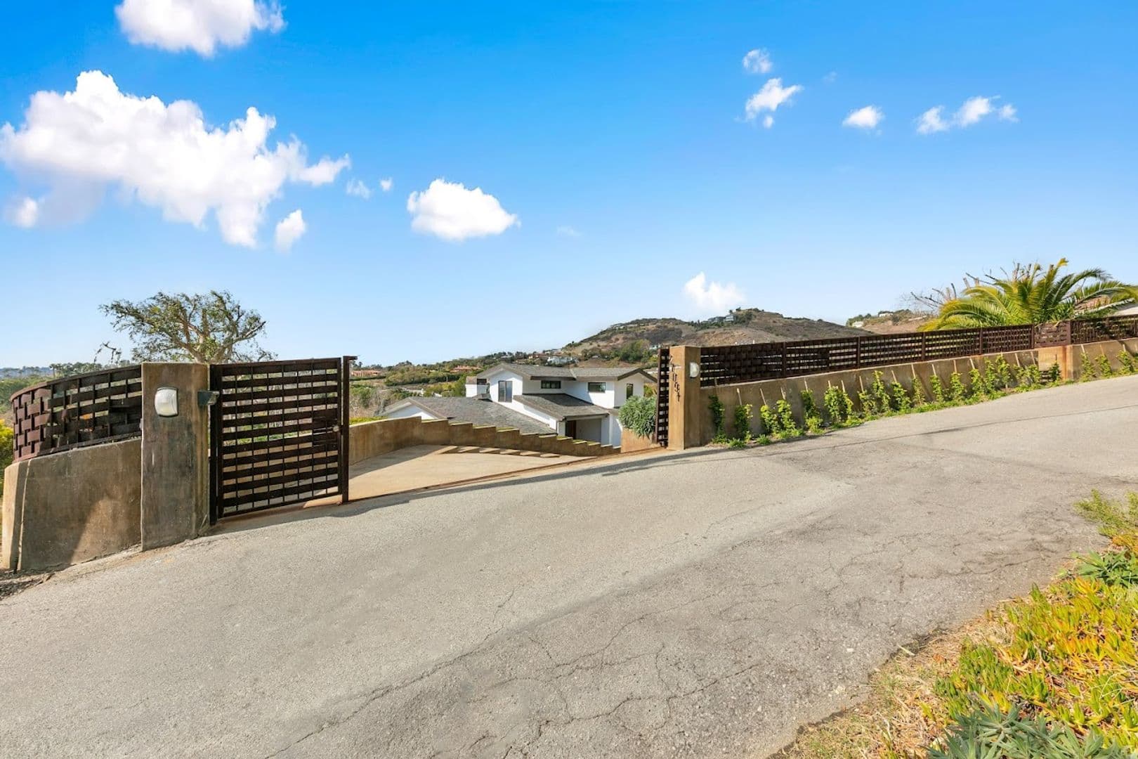 Malibu House: 27091 Sea Vista Dr
