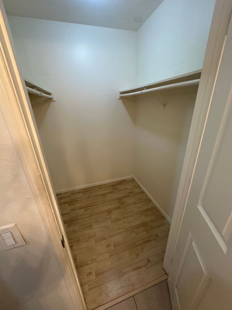 Woodland Hills House: 22865 Del Valle St #21