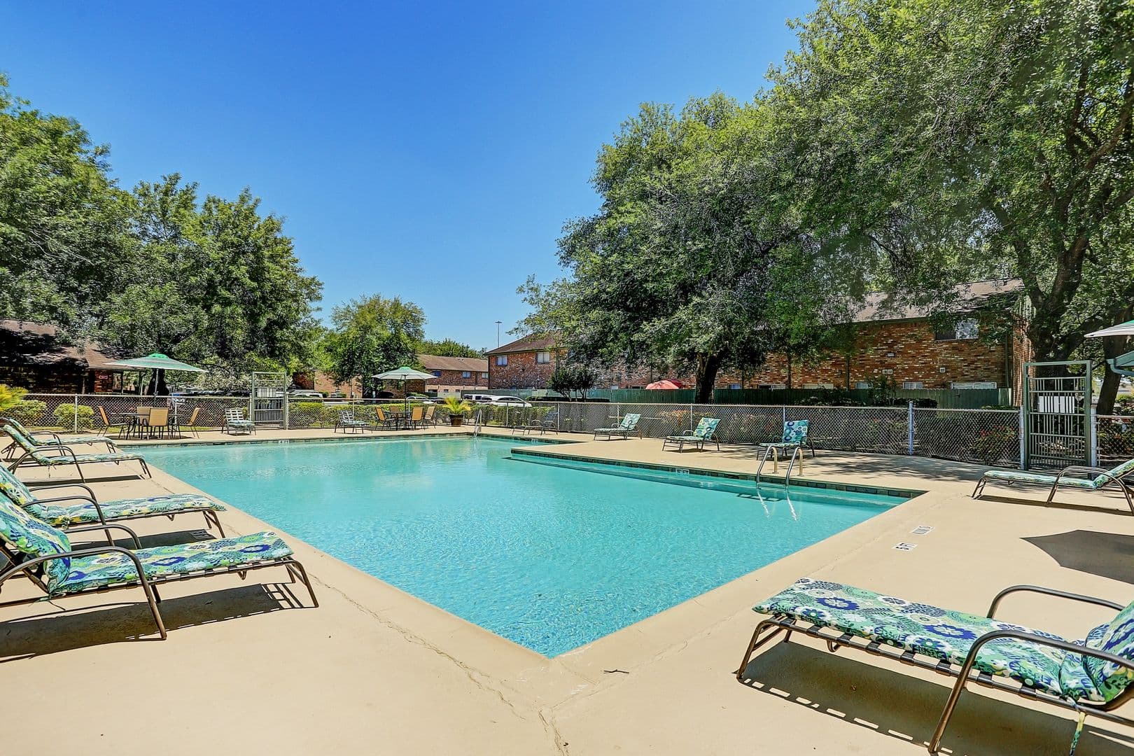Pasadena Apartment: 1516 E Sam Houston Pkwy S