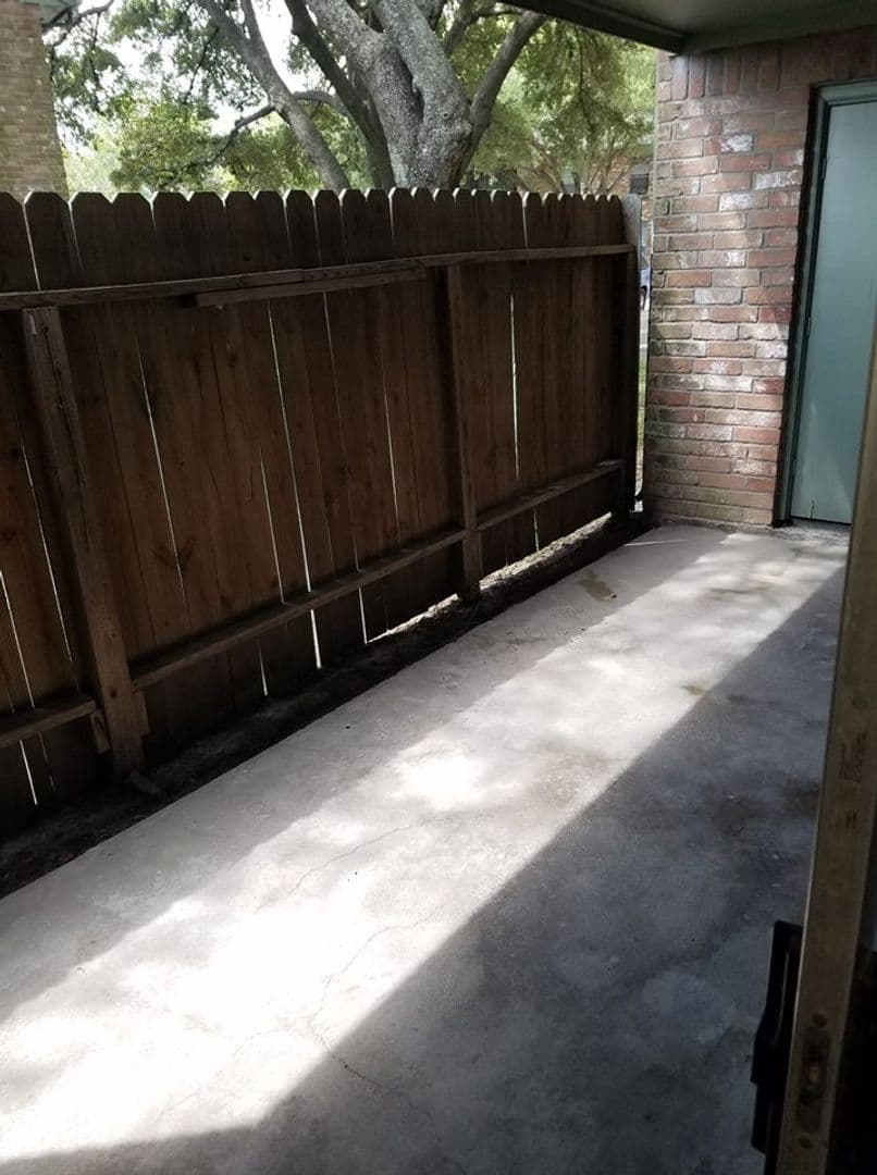 Pasadena Apartment: 1516 E Sam Houston Pkwy S
