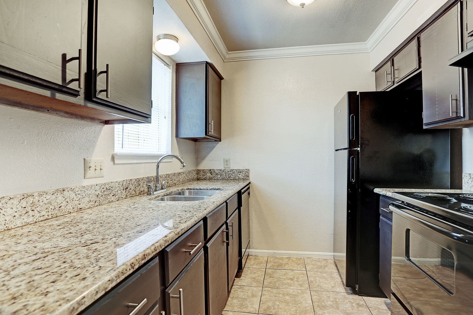 Pasadena Apartment: 1516 E Sam Houston Pkwy S