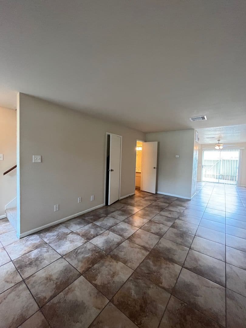 Pasadena Apartment: 1516 E Sam Houston Pkwy S