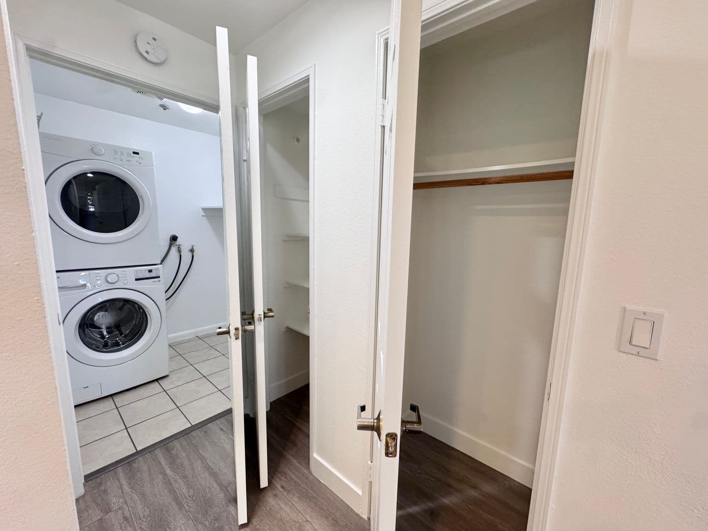 Los Angeles Apartment: 8915 Burton Way