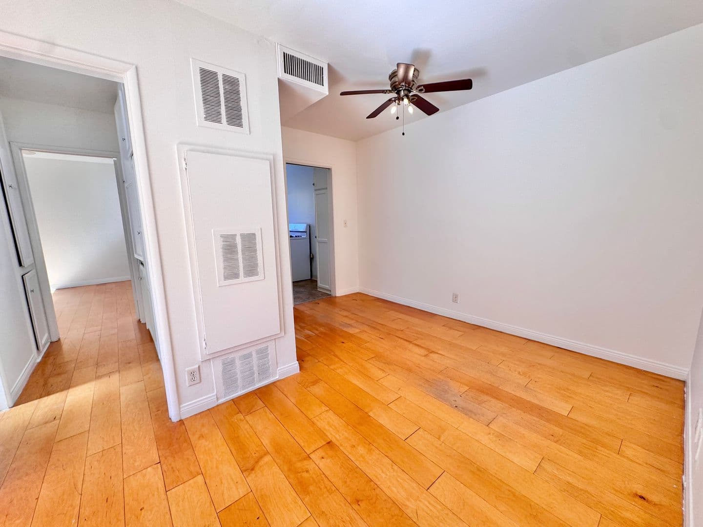 Los Angeles Apartment: 11720 Bellagio Rd.