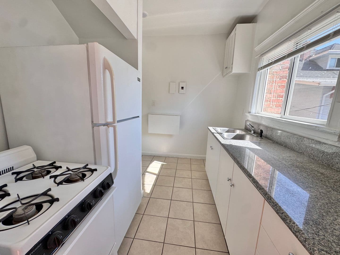Los Angeles Apartment: 945 S. Beacon Ave.