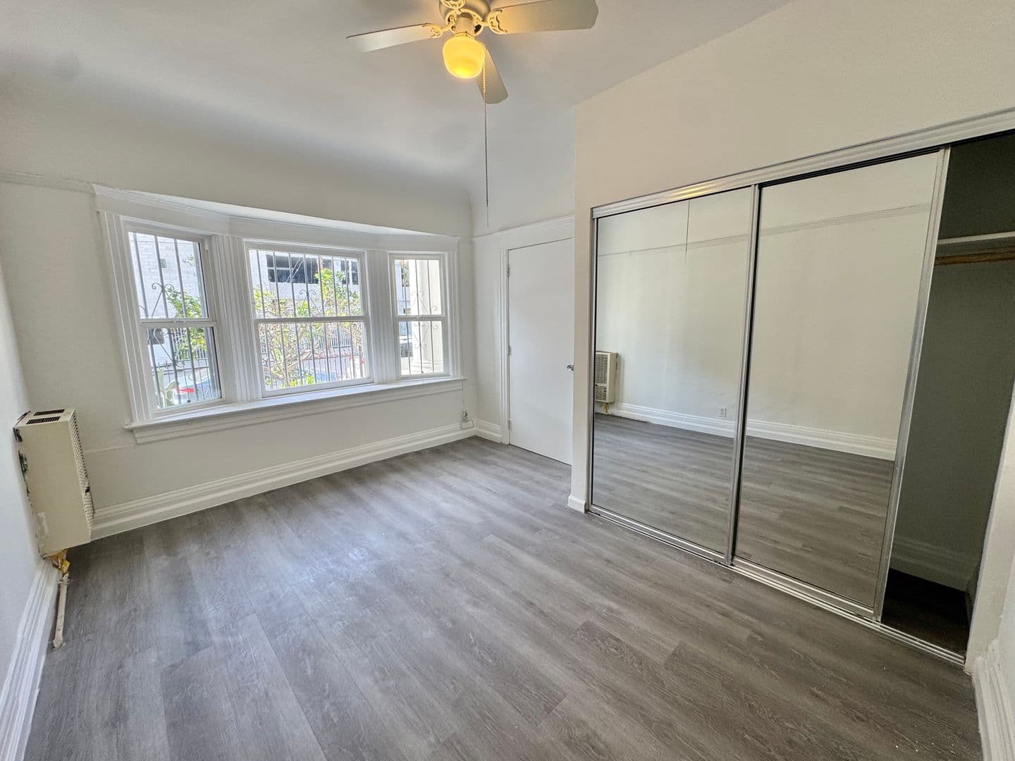 Los Angeles Apartment: 930 Albany St.