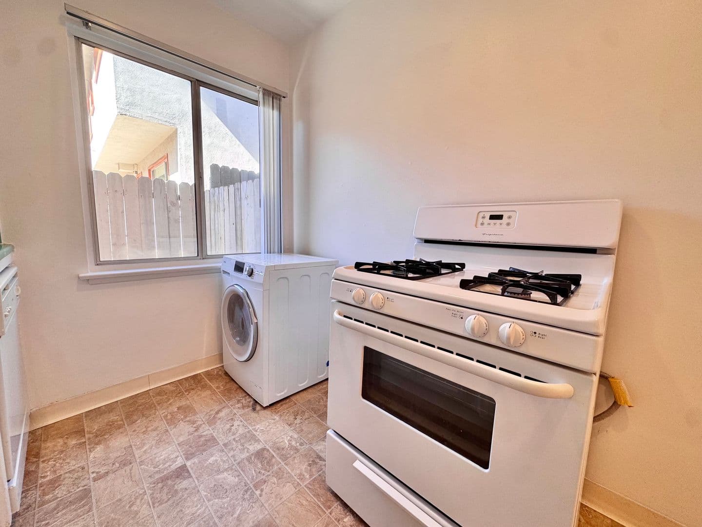 Los Angeles Apartment: 11720 Bellagio Rd.