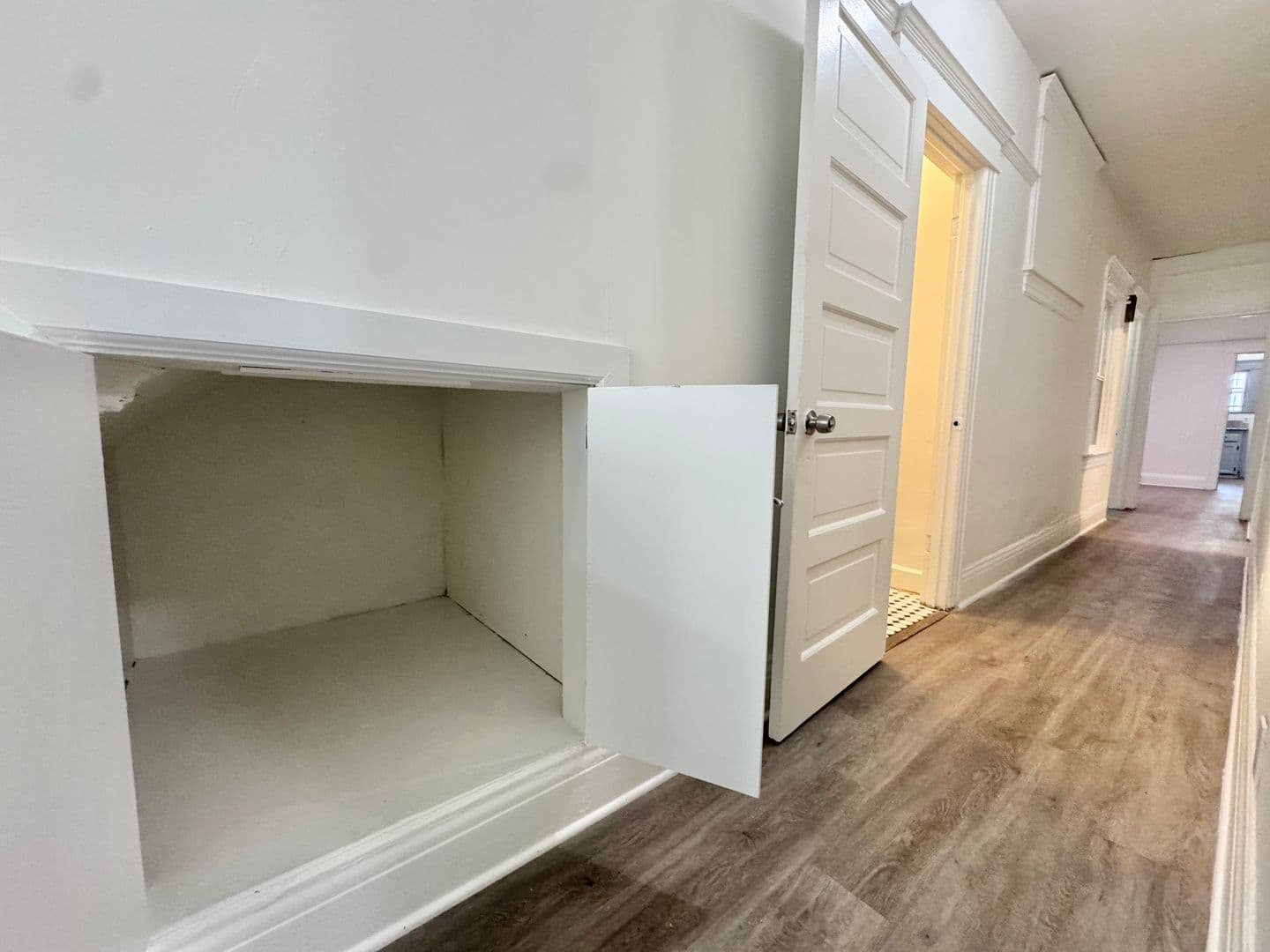 Los Angeles Apartment: 930 Albany St.