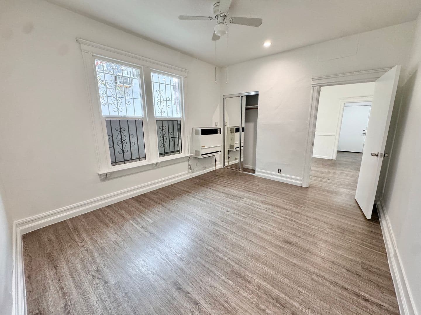 Los Angeles Apartment: 930 Albany St.