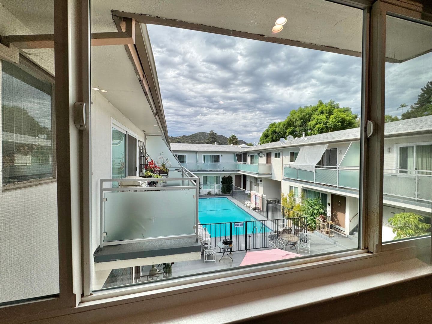 Los Angeles Apartment: 11720 Bellagio Rd.