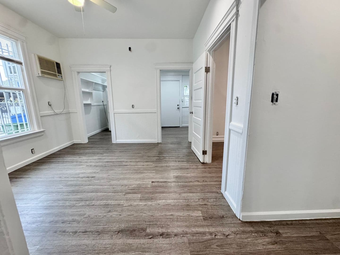 Los Angeles Apartment: 930 Albany St.
