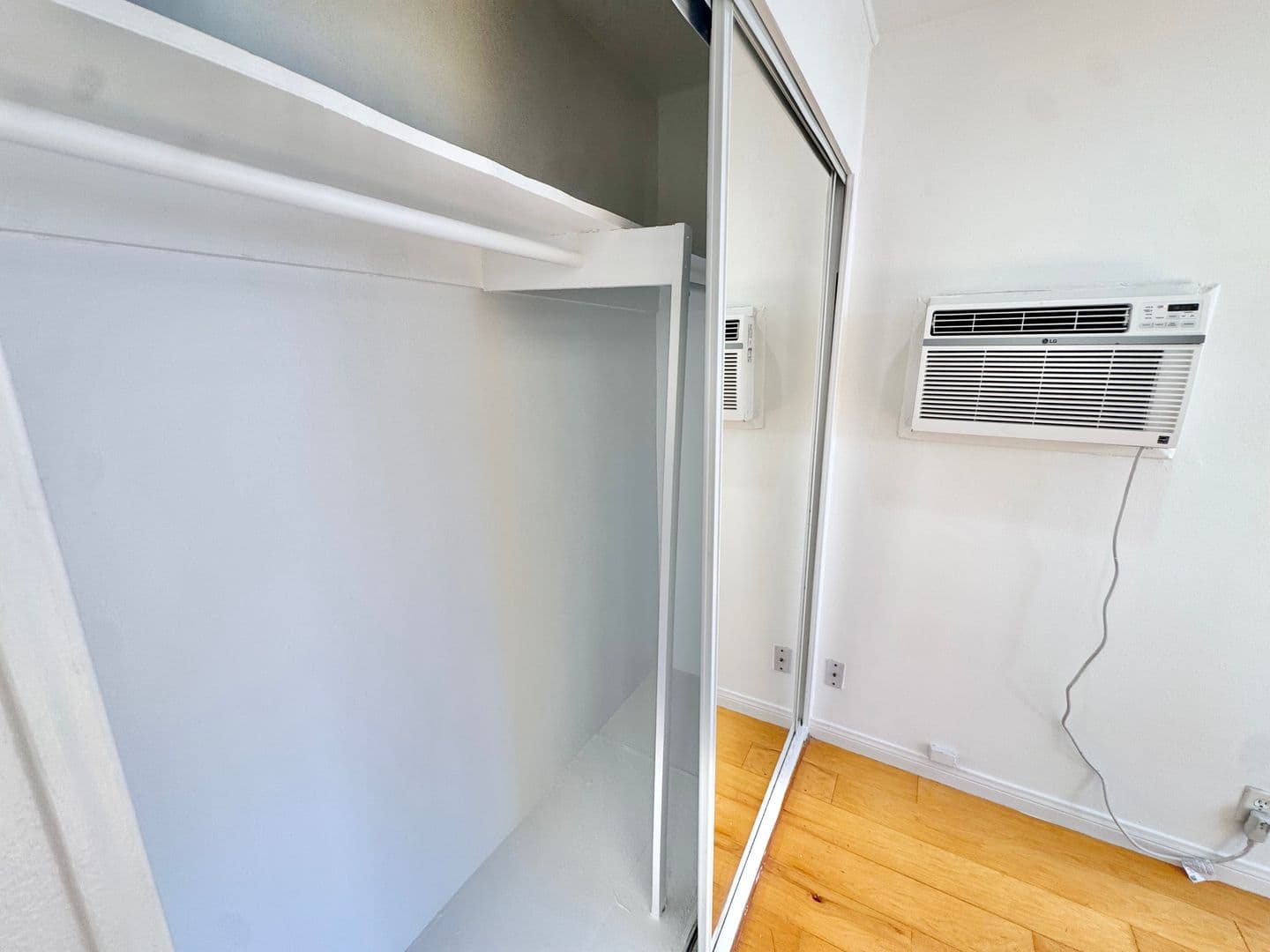 Los Angeles Apartment: 11720 Bellagio Rd.