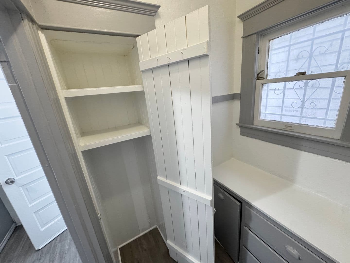 Los Angeles Apartment: 930 Albany St.