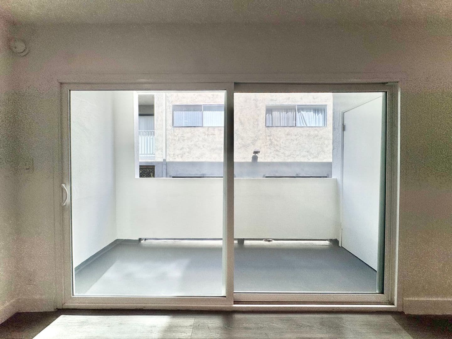 Beverly Hills Apartment: 117 N. Hamilton Dr.