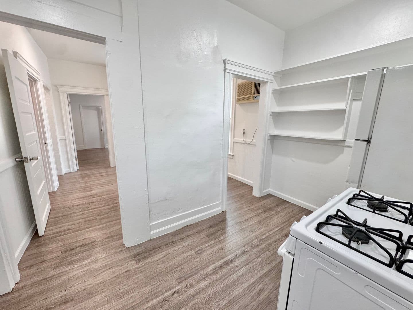 Los Angeles Apartment: 930 Albany St.