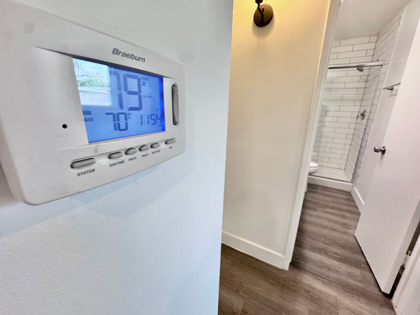 Beverly Hills Apartment: 117 N. Hamilton Dr.