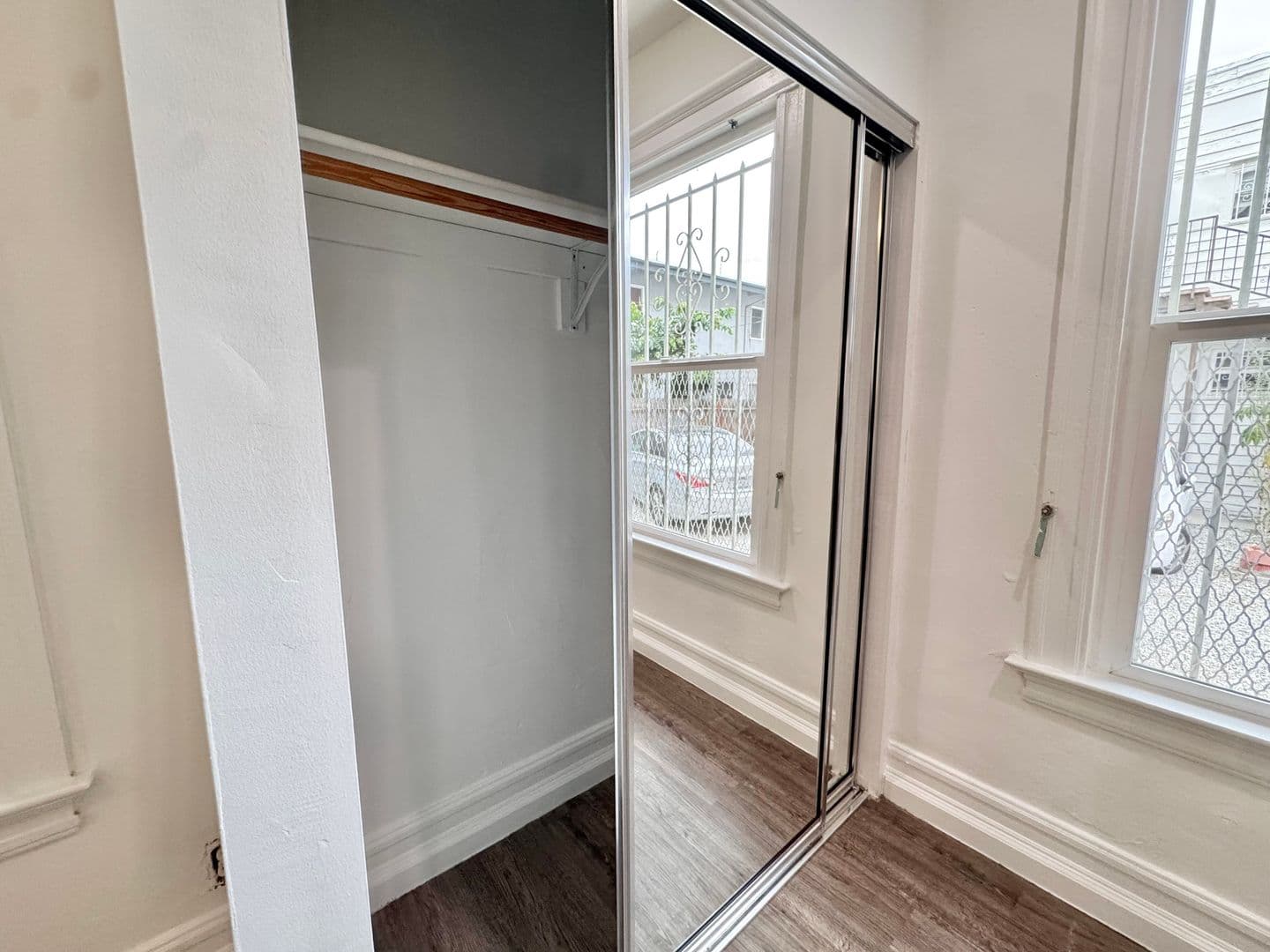 Los Angeles Apartment: 930 Albany St.