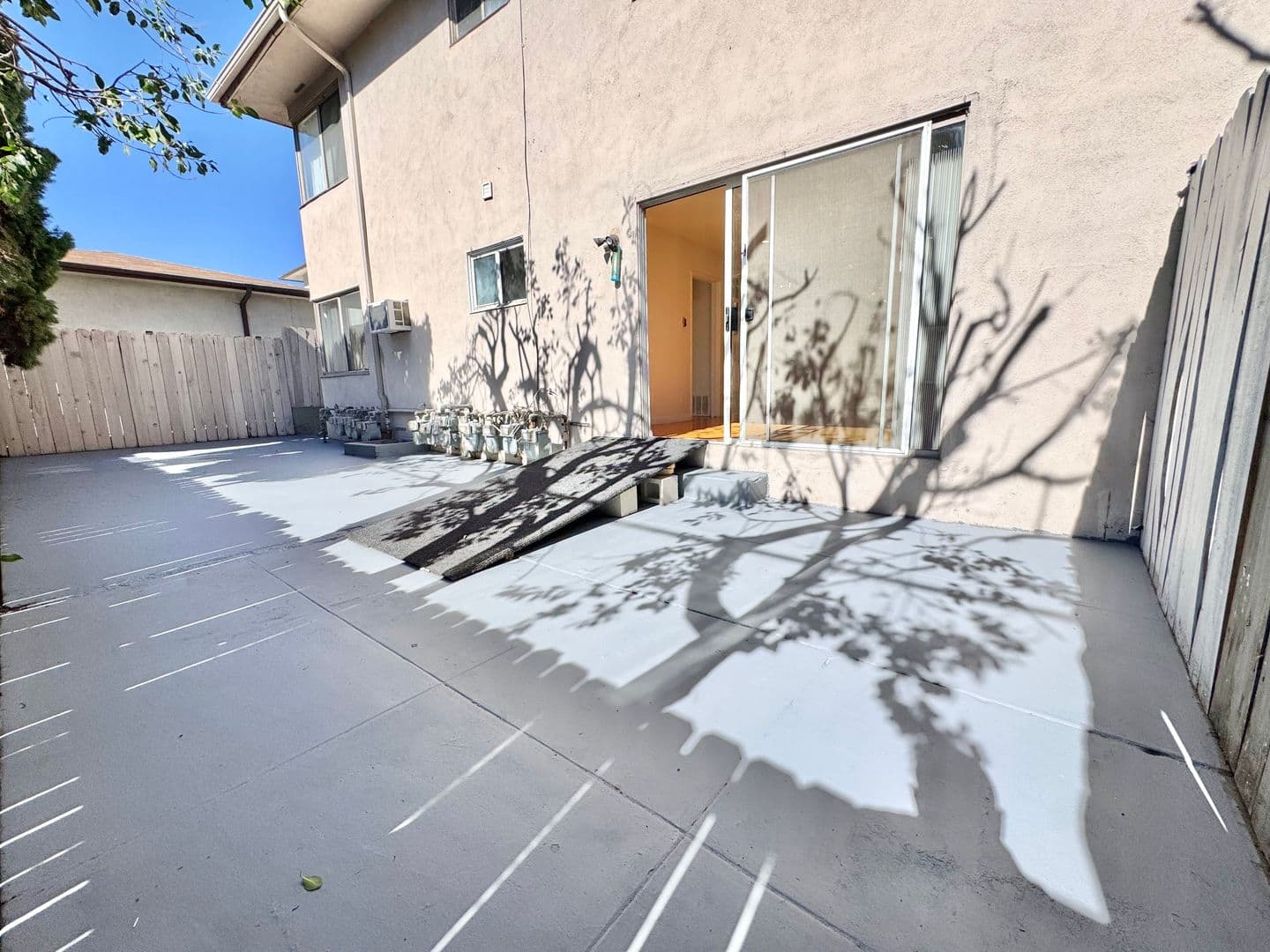 Los Angeles Apartment: 11720 Bellagio Rd.