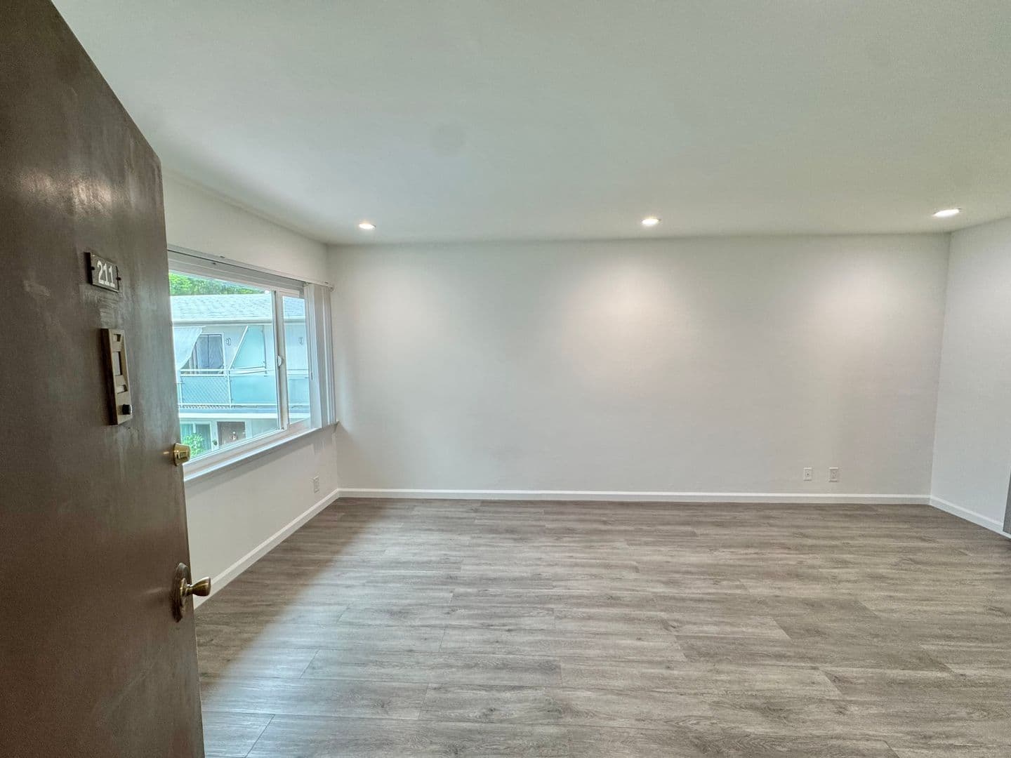Los Angeles Apartment: 11720 Bellagio Rd.